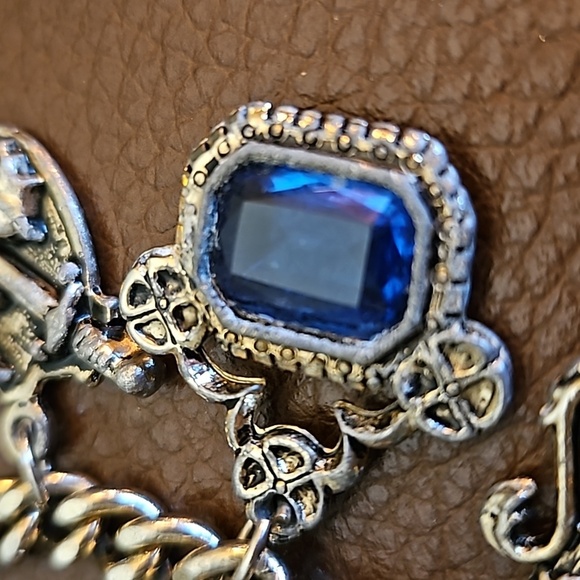 Vintage Medieval Renaissance Castlecore Shield Glass Charm Chain Bracelet - Picture 11 of 15